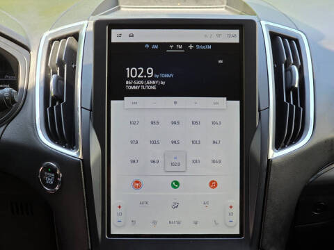 2022 Ford Edge Titanium