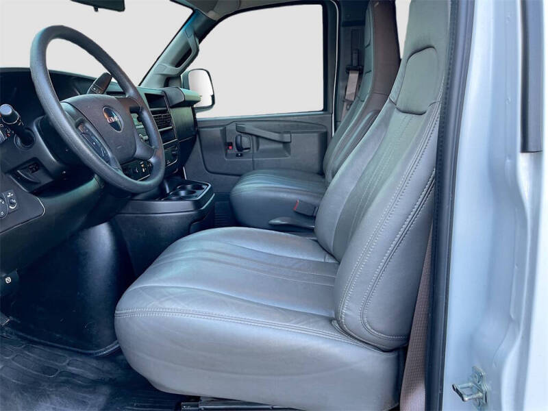 2024 GMC Savana 2500