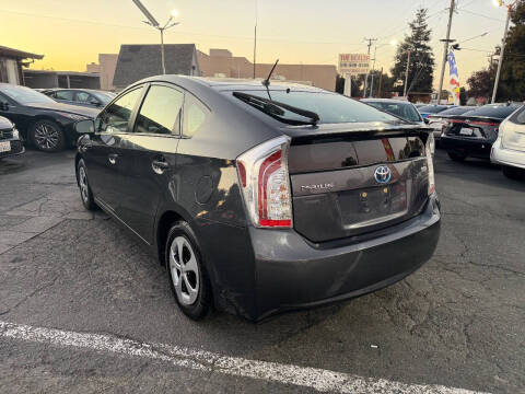 2012 Toyota Prius Two