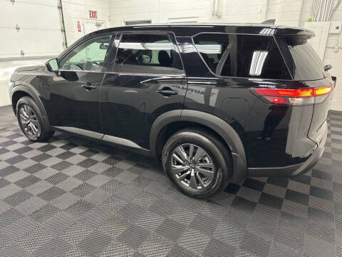 2025 Nissan Pathfinder S
