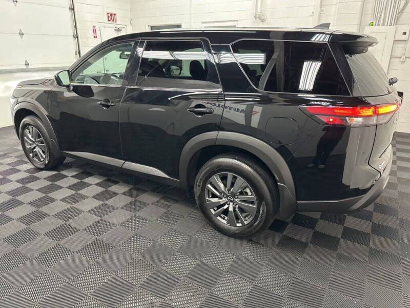2025 Nissan Pathfinder S