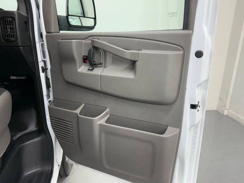 2021 Chevrolet Express 2500