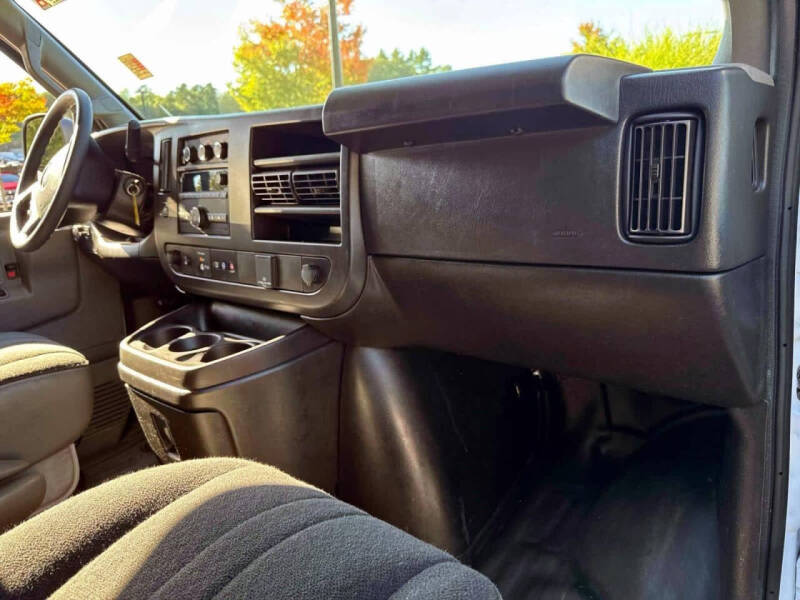 2024 GMC Savana 2500