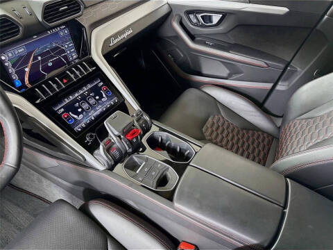 2020 Lamborghini Urus