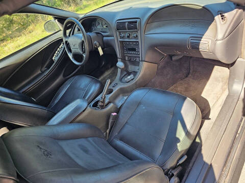 2003 Ford Mustang Deluxe