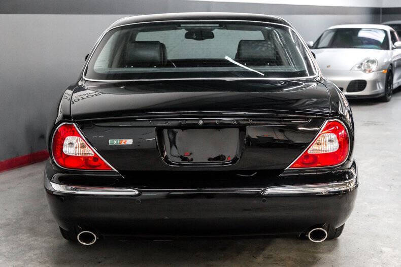2004 Jaguar XJR