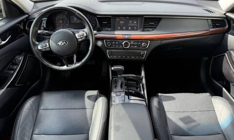 2017 Kia Cadenza Premium