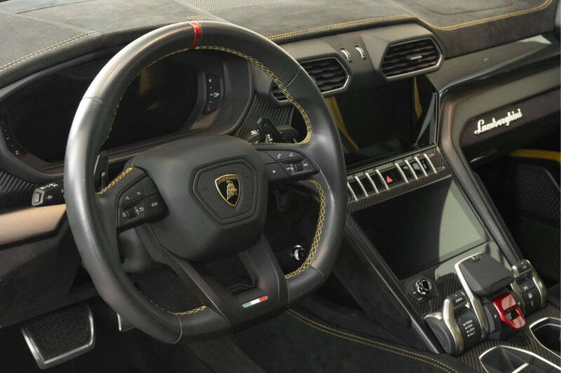2024 Lamborghini Urus Performante