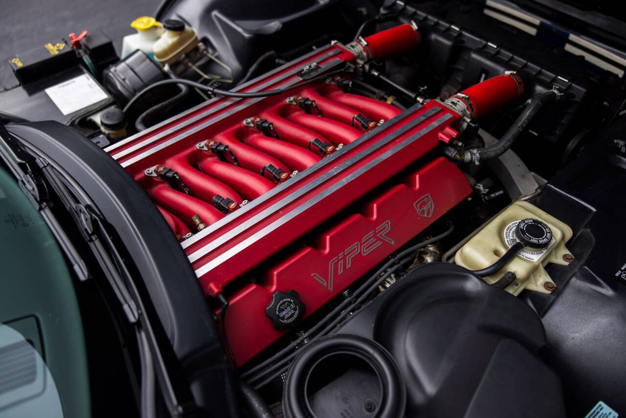 1997 Dodge Viper 36