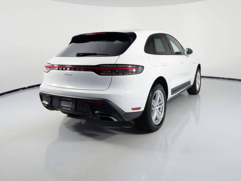 2025 Porsche Macan