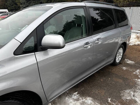 2012 Toyota Sienna XLE 8-Passenger