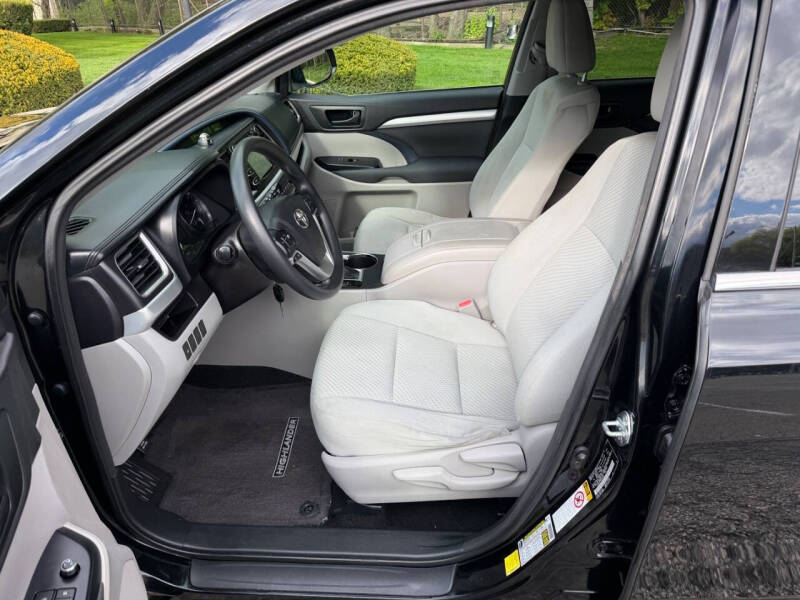 2016 Toyota Highlander LE
