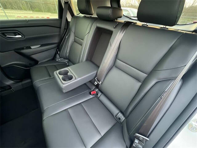 2025 Nissan Rogue SL