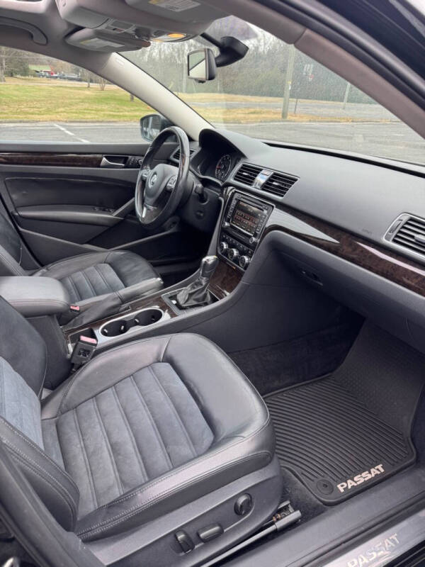 2014 Volkswagen Passat 1.8T SEL Premium PZEV