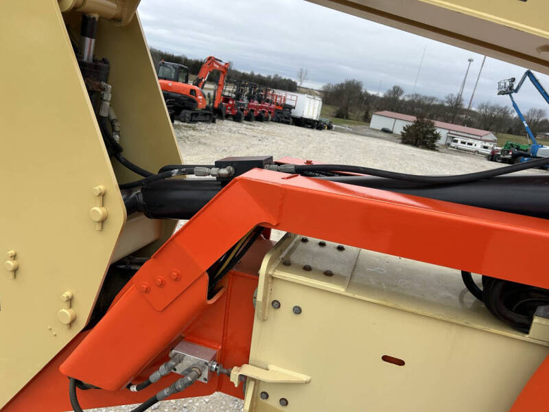 2014 JLG 60' Manlift