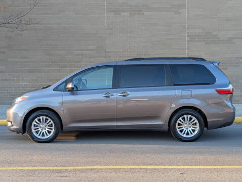 2017 Toyota Sienna XLE 8-Passenger