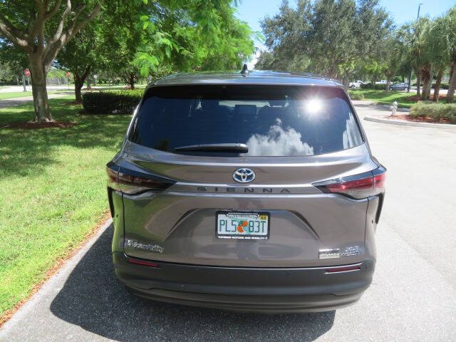 2024 Toyota Sienna XLE 7-Passenger