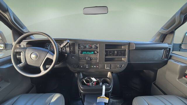 2025 Chevrolet Express 2500