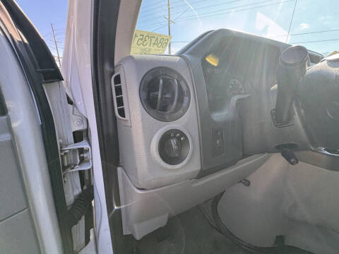 2013 Ford E-Series E-350 SD XLT