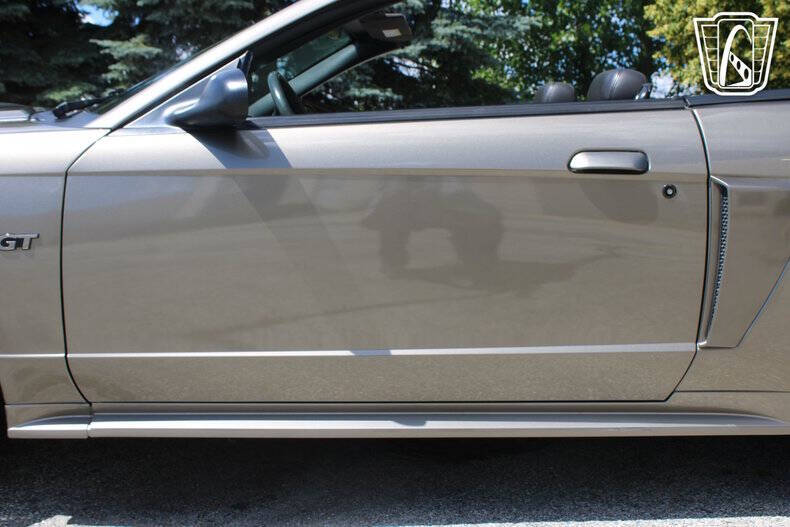 2002 Ford Mustang GT Deluxe