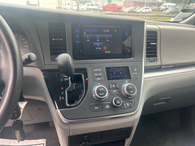2015 Toyota Sienna
