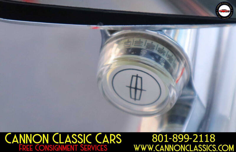 1984 Lincoln Town Car Signature