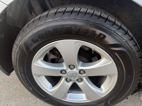 2013 Toyota Sienna LE 7-Passenger Auto Access Seat