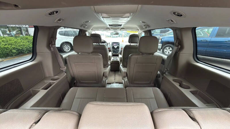 2012 Chrysler Town and Country Touring