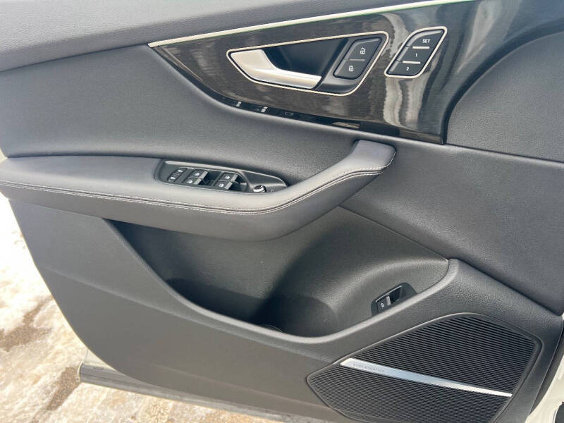 2025 Audi Q7 quattro Premium Plus 55 TFSI