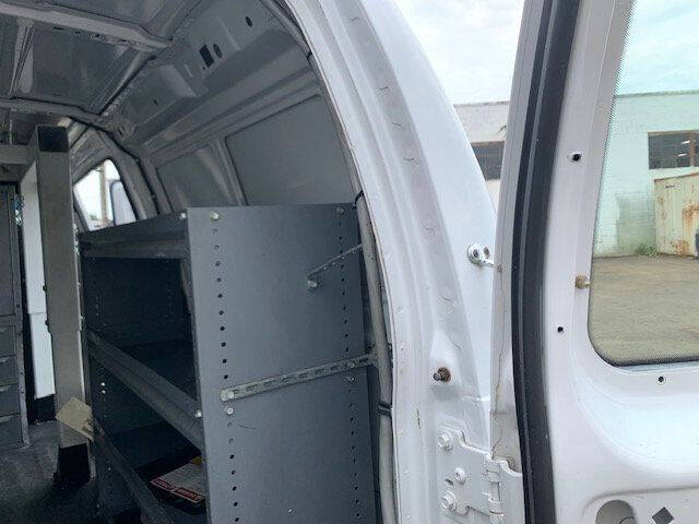 2005 Ford E-Series E-350 SD