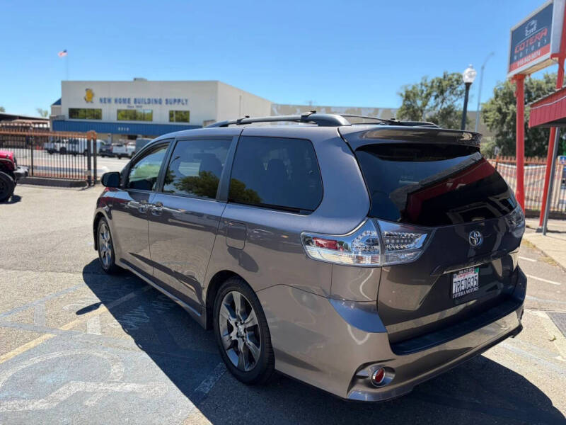 2016 Toyota Sienna