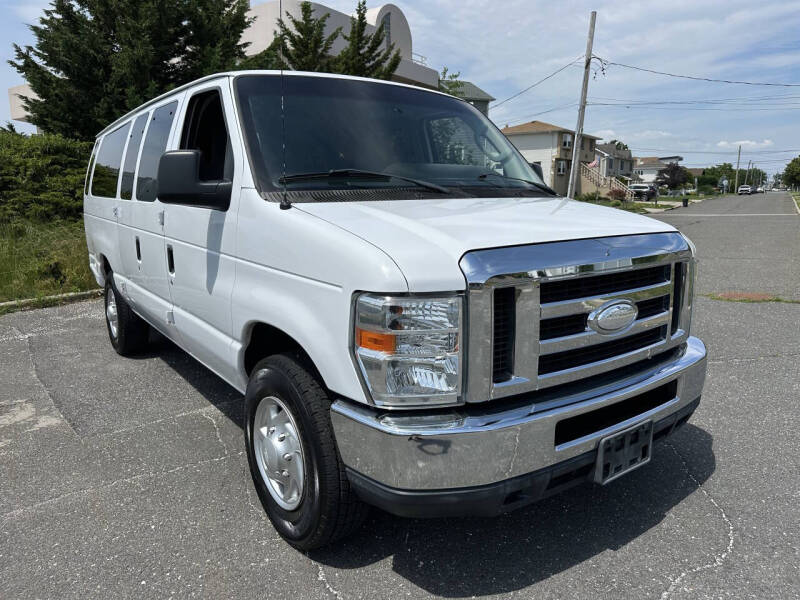 2014 Ford E-Series E-350 SD XLT