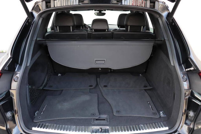 2017 Porsche Cayenne GTS