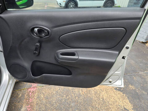 2014 Nissan Versa 1.6 S Plus