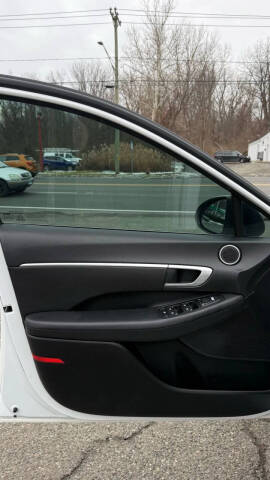 2022 Hyundai Sonata Hybrid Blue