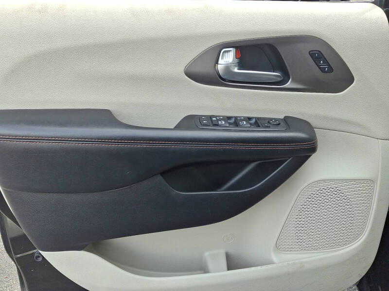 2020 Chrysler Pacifica Touring L Plus