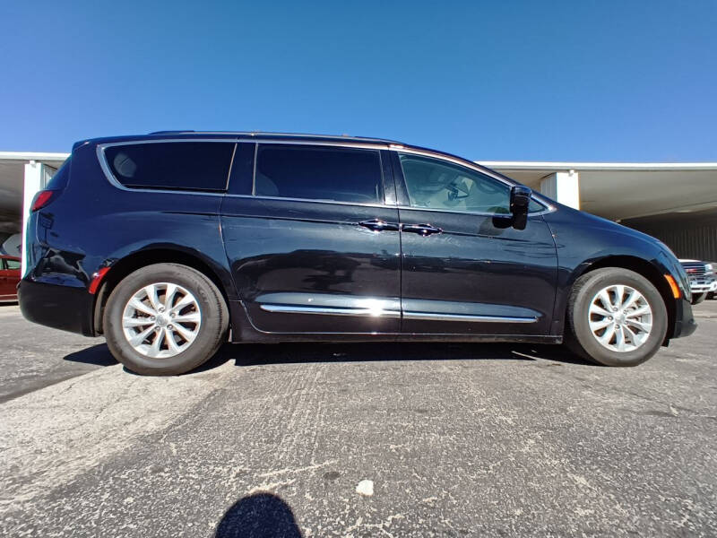 2017 Chrysler Pacifica Touring Plus