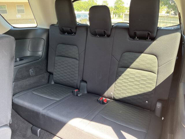 2024 Nissan Pathfinder SV