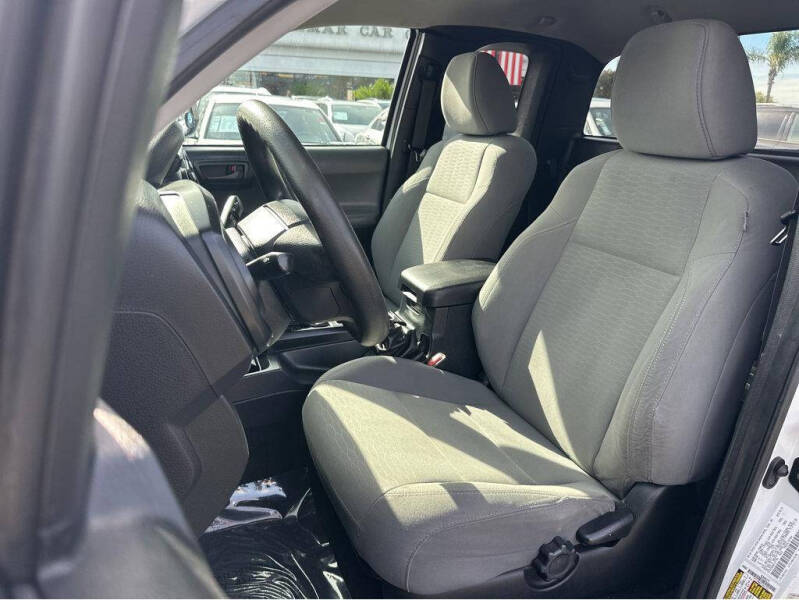 2019 Toyota Tacoma SR