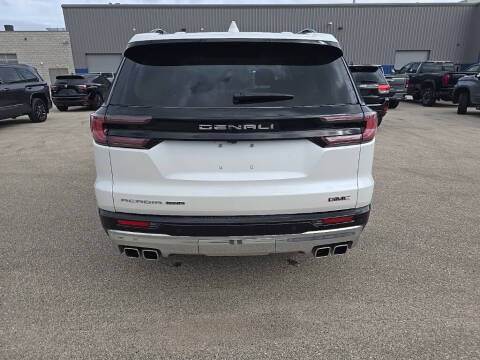 2024 GMC Acadia Denali