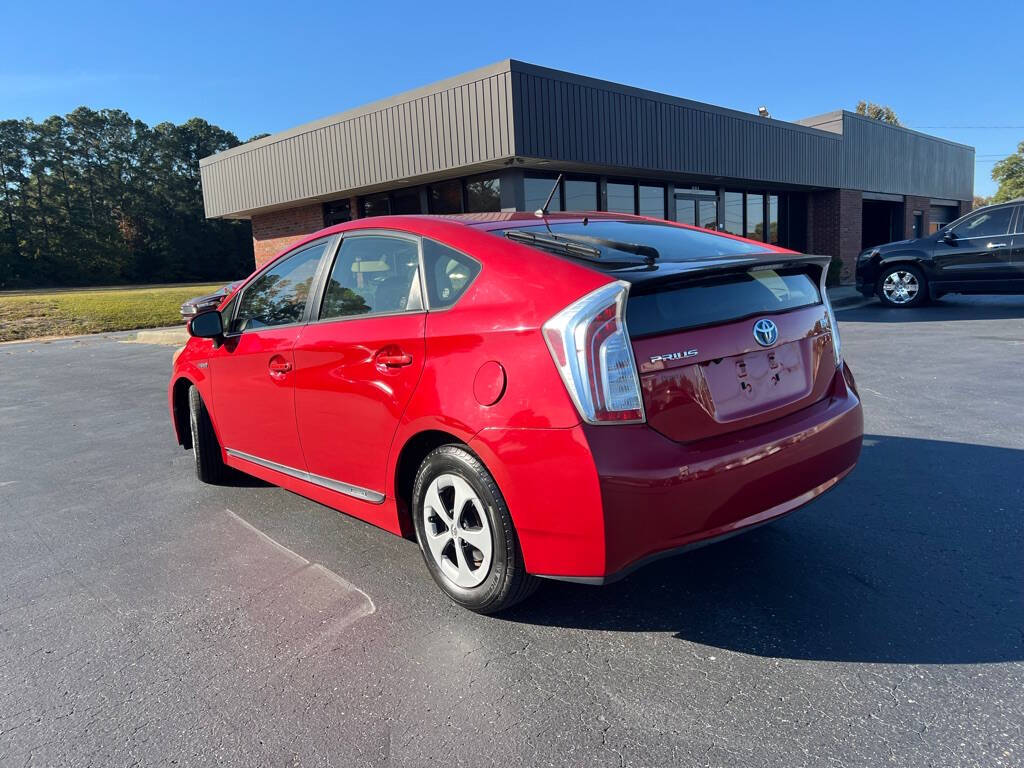 2013 Toyota Prius Two photo 11