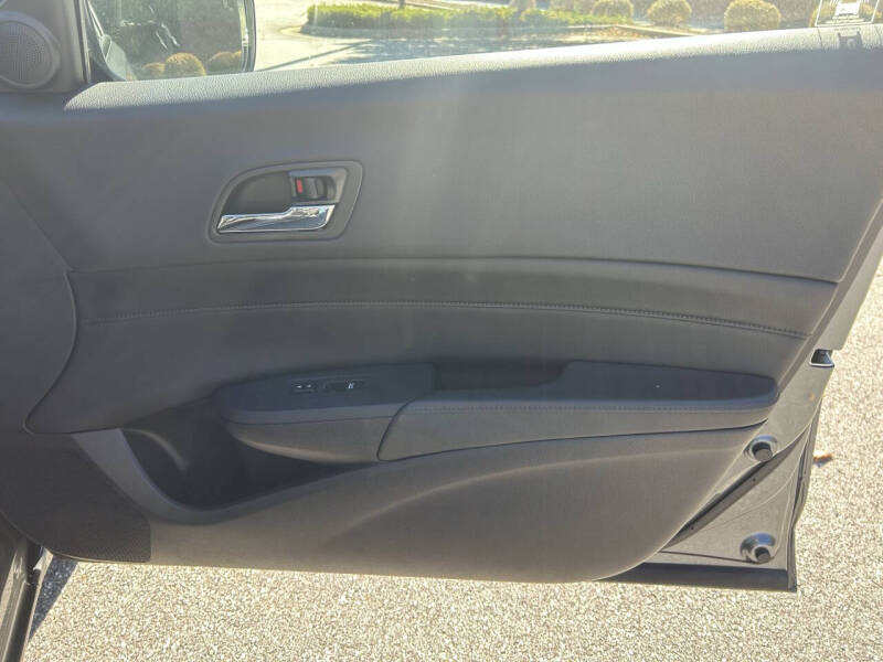 2013 Acura ILX 2.0L w/Tech