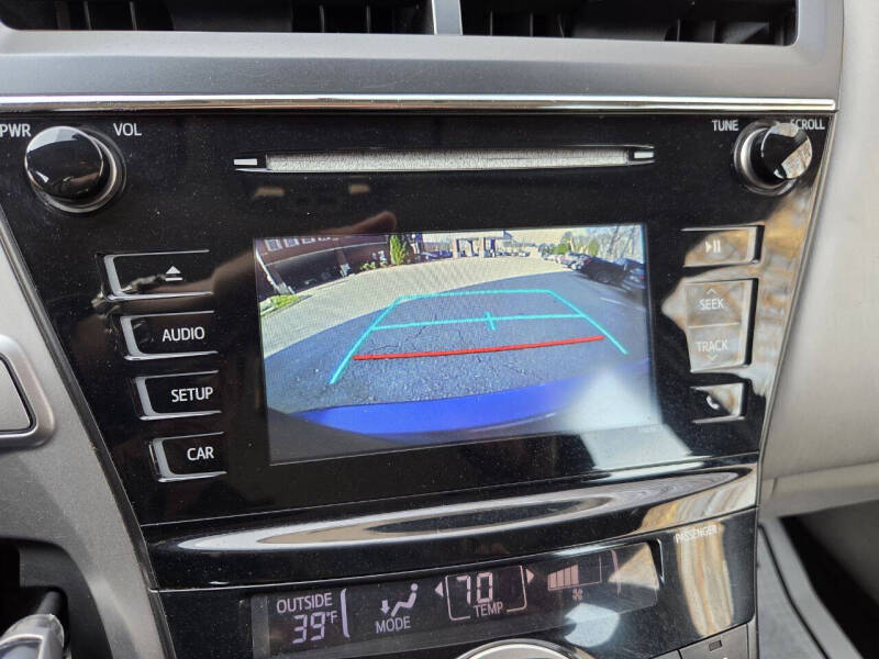 2016 Toyota Prius v Three