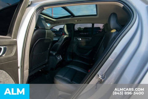 2023 Volvo XC40 B5 Plus Bright Theme