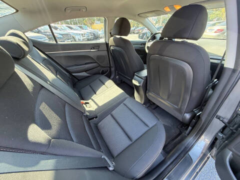 2018 Hyundai Elantra SE