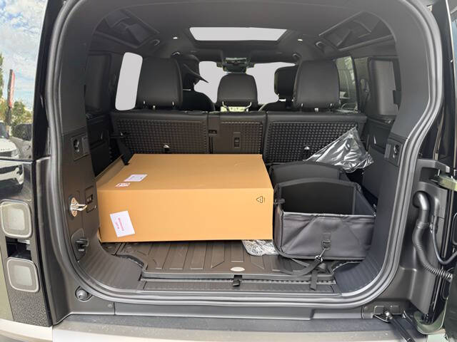 2026 Land Rover Defender 110 P300 S