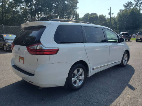 2015 Toyota Sienna LE 8-Passenger