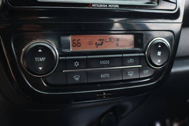 2017 Mitsubishi Mirage SE