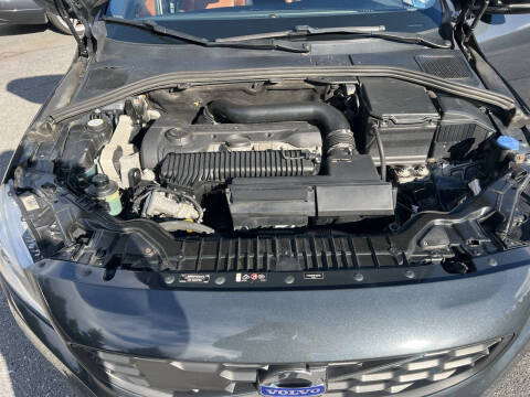 2015 Volvo V60 Cross Country T5 Platinum