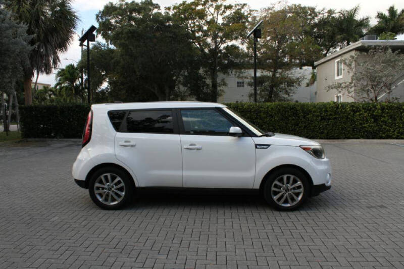 2017 Kia Soul +